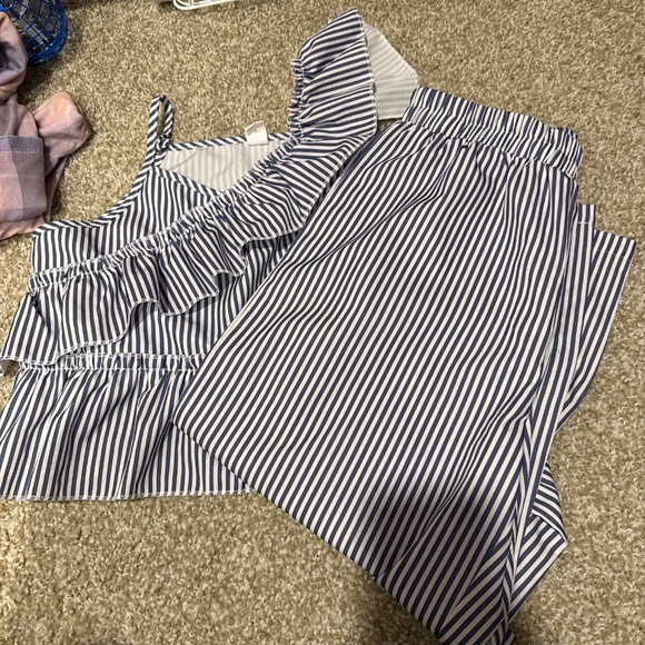 *BUNDLE* Girls L-XL over 30 Items - Picture 8 of 12